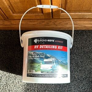 Diamond Kote Express RV Detailing Kit. Opened, but not used.